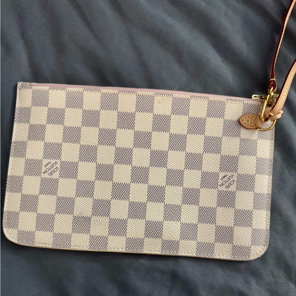 Louis Vuitton Neverfull Wristlet in Cream and Tan. ***Never Used**